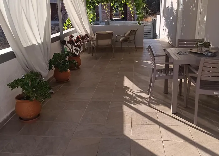 Πανσιόν Mulberry House 3*